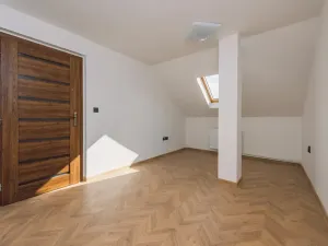 Prodej bytu 4+kk, Chrudim, Resselovo náměstí, 167 m2
