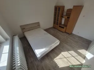 Pronájem obchodního prostoru, Žatec, Husitské náměstí, 300 m2