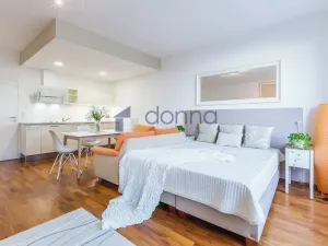 Pronájem bytu 1+kk, Praha, Švédská, 43 m2