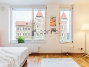 Pronájem bytu 1+kk, Praha, Švédská, 43 m2