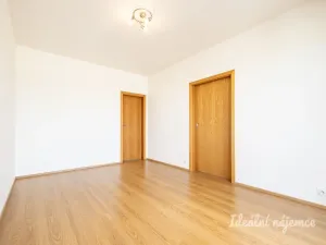 Pronájem bytu 2+kk, Praha - Modřany, Generála Šišky, 56 m2