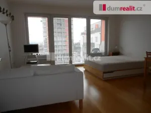 Pronájem bytu 1+kk, Praha - Strašnice, Názovská, 35 m2