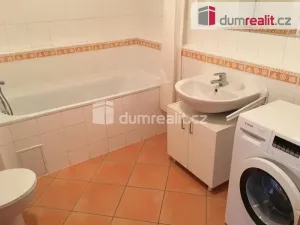 Pronájem bytu 1+kk, Praha - Strašnice, Názovská, 35 m2