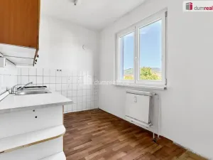 Prodej bytu 3+1, Ostrov, Májová, 69 m2