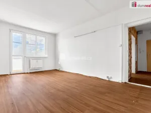 Prodej bytu 3+1, Ostrov, Májová, 69 m2