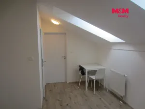 Pronájem bytu 1+1, Kladno, Jaroslava Holečka, 29 m2