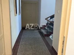 Pronájem bytu 1+kk, Praha - Bubeneč, Jaselská, 29 m2