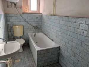 Prodej rodinného domu, Skály, 380 m2