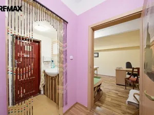 Pronájem obchodního prostoru, Karlovy Vary, Jugoslávská, 142 m2