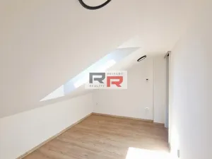 Pronájem bytu 2+kk, Šternberk, Uničovská, 45 m2