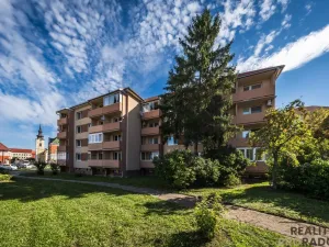 Prodej bytu 2+1, Hodonín, nám. Osvobození, 64 m2
