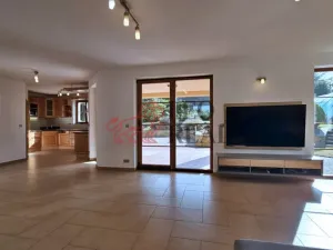 Prodej vily, Kamenice - Ládví, Lísková, 316 m2