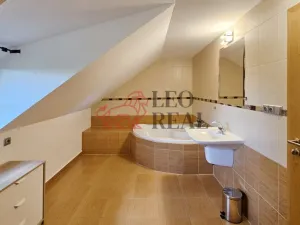 Prodej vily, Kamenice - Ládví, Lísková, 316 m2