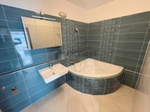 Pronájem bytu 4+kk, Praha, Makedonská, 108 m2