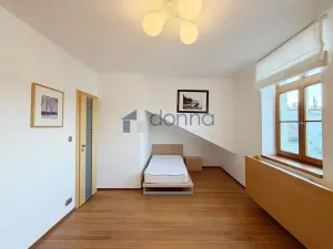 Pronájem bytu 3+kk, Praha, Korunní, 157 m2