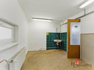 Pronájem výrobních prostor, Hradec Králové - Slezské Předměstí, Výrobní, 376 m2