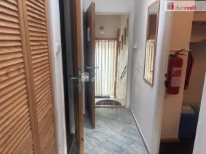 Pronájem atypického bytu, Praha - Prosek, Martinovská, 12 m2