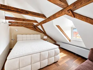 Pronájem apartmánu, Praha - Malá Strana, Malostranské náměstí, 117 m2