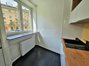 Pronájem bytu 1+1, Ostrava, Porubská, 40 m2