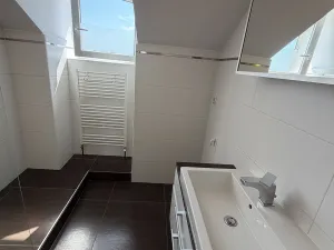 Prodej bytu 3+kk, Šestajovice, Revoluční, 74 m2