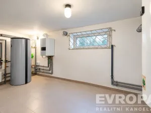 Prodej rodinného domu, Praha - Suchdol, Armádní, 342 m2