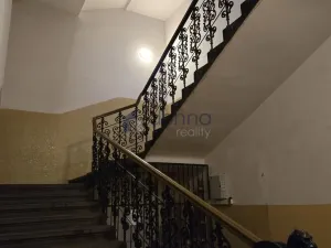 Pronájem bytu 1+kk, Praha, Spálená, 30 m2