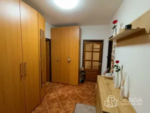 Prodej bytu 2+1, Sokolov, Slavíčkova, 64 m2