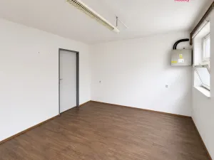 Pronájem kanceláře, Moravany - Platěnice, 158 m2