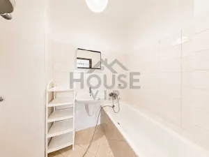 Prodej bytu 2+kk, Praha - Břevnov, Za Strahovem, 51 m2