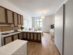 Prodej bytu 2+kk, Praha - Nusle, Lounských, 40 m2