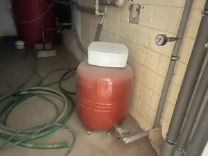 Dražba činžovního domu, Komorní Lhotka, 1000 m2