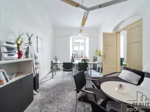 Pronájem kanceláře, Pardubice - Zelené Předměstí, třída Míru, 82 m2
