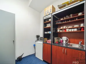 Pronájem kanceláře, Pardubice - Zelené Předměstí, třída Míru, 82 m2