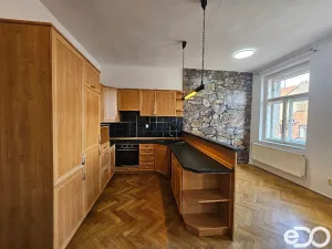 Pronájem bytu 2+kk, Praha, Husinecká, 73 m2