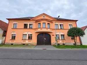 Prodej rodinného domu, Cebiv, 360 m2