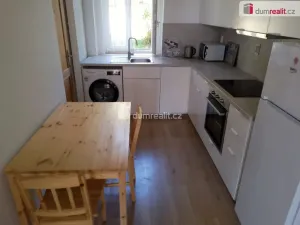 Pronájem bytu 1+1, Karlovy Vary, Na Vyhlídce, 39 m2