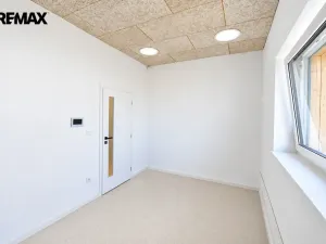 Pronájem kanceláře, Hradec Králové - Pražské Předměstí, Veverkova, 110 m2