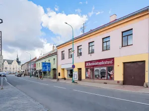 Prodej činžovního domu, Chlumec nad Cidlinou - Chlumec nad Cidlinou I, Klicperovo náměstí, 700 m2