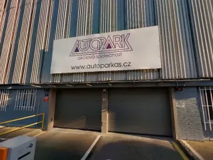 Pronájem garážového stání, Praha, Milevská, 14 m2
