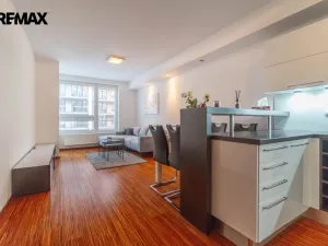 Pronájem bytu 2+kk, Praha, Kabešova, 56 m2