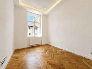 Prodej bytu 2+kk, Praha - Holešovice, Dělnická, 44 m2