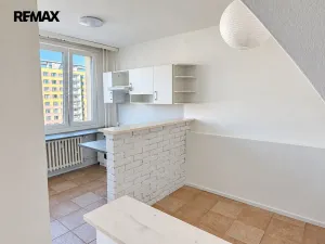 Pronájem bytu 2+1, Praha - Kobylisy, Slancova, 62 m2