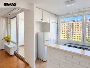 Pronájem bytu 2+1, Praha - Kobylisy, Slancova, 62 m2