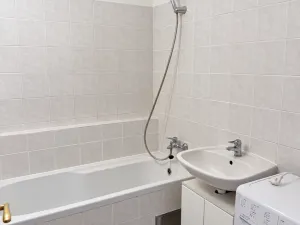 Pronájem bytu 2+1, Praha - Kobylisy, Slancova, 62 m2