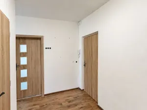 Pronájem bytu 2+1, Kadaň, Chomutovská, 53 m2