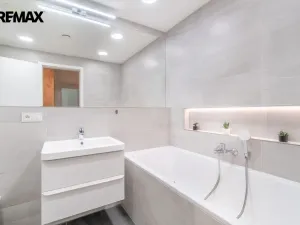 Prodej bytu 2+kk, Praha - Jinonice, Kačírkova, 60 m2