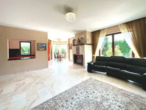 Pronájem rodinného domu, Trnová, 450 m2