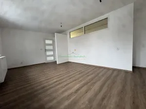 Pronájem bytu 1+1, Frenštát pod Radhoštěm, nám. Míru, 48 m2