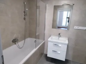 Prodej bytu 3+kk, Pardubice - Ohrazenice, U Sportovní školy, 77 m2