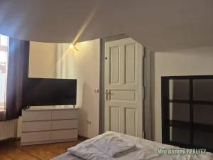 Pronájem bytu 2+kk, Praha - Karlín, Křižíkova, 56 m2